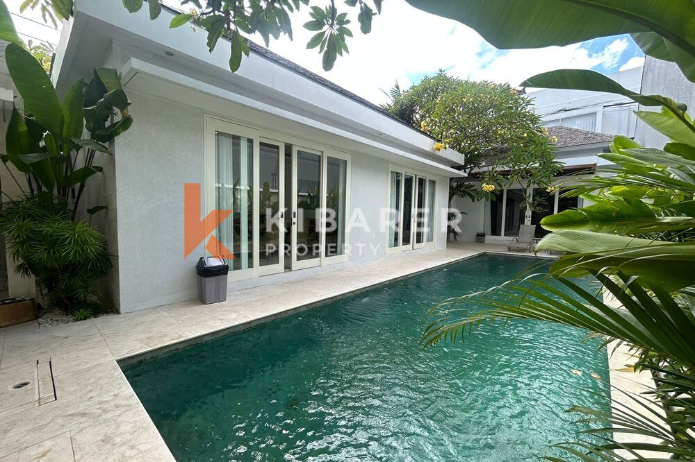 Luxurious Two Bedroom Enclosed Living Colonial Style Villa in Umalas