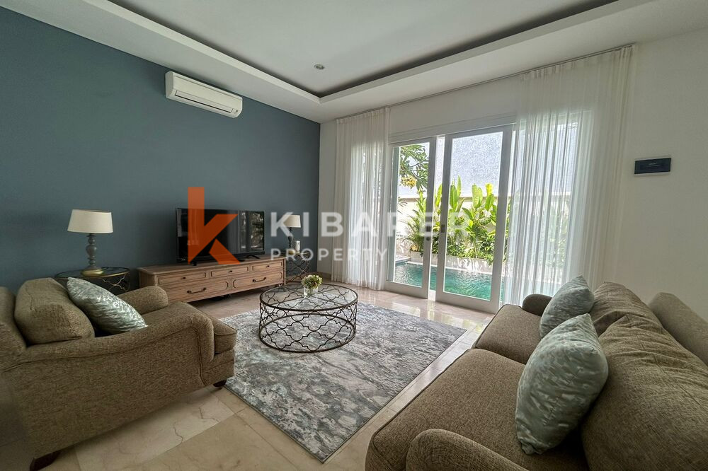 Luxurious Two Bedroom Enclosed Living Colonial Style Villa in Umalas — image 8