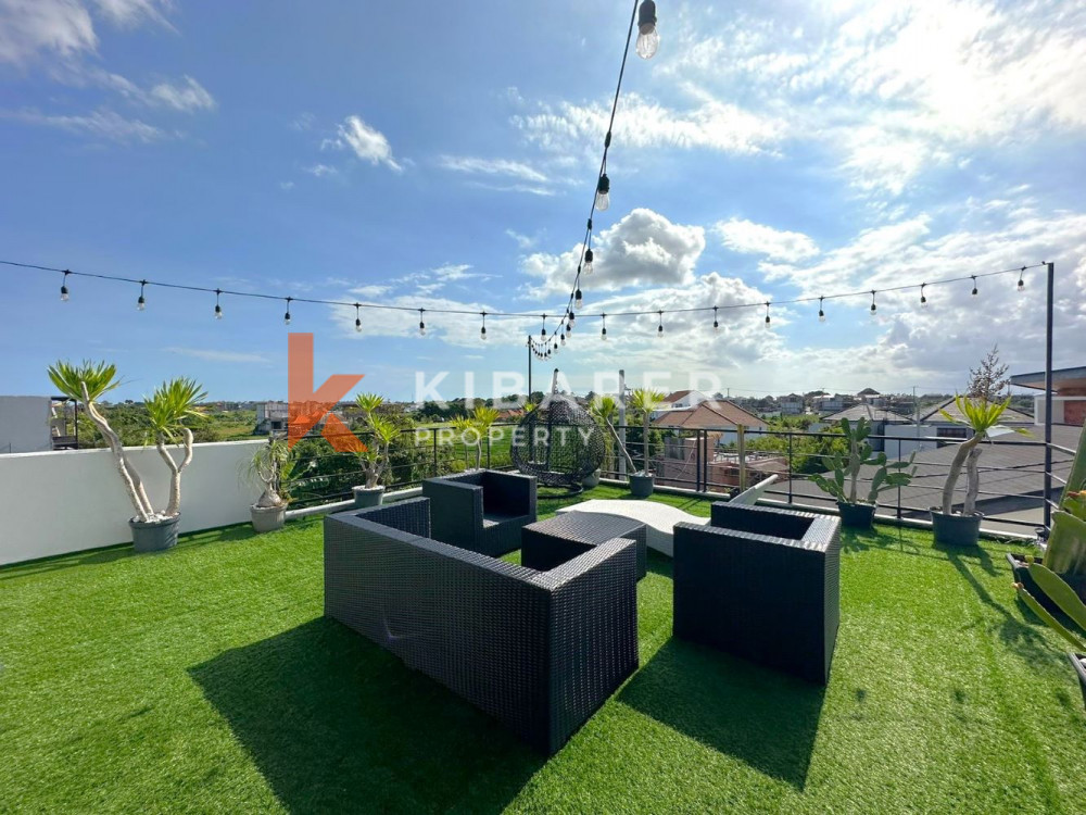 Three Bedroom Enclosed Living Villa with Rooftop in Berawa — image 11