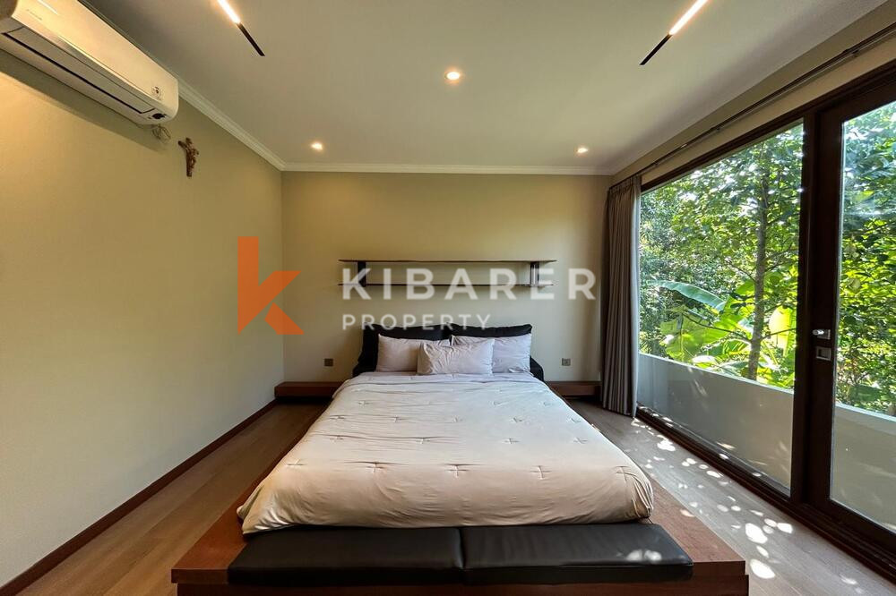 Charming Two Bedroom Enclosed Living Smart Villa with Jacuzzi in Ungasan — image 18