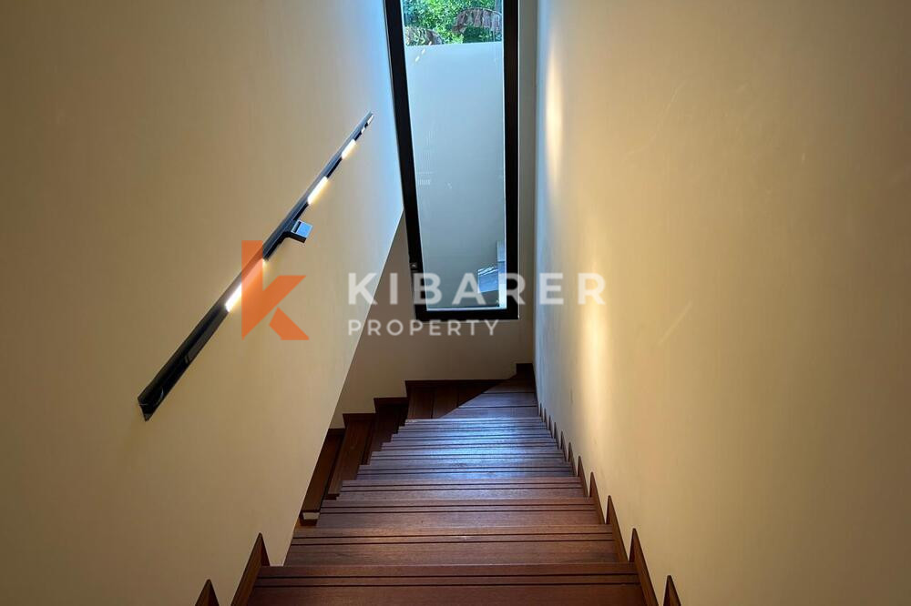 Charming Two Bedroom Enclosed Living Smart Villa with Jacuzzi in Ungasan — image 11