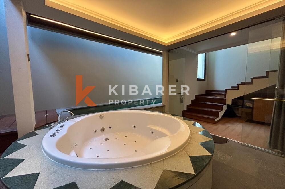 Charming Two Bedroom Enclosed Living Smart Villa with Jacuzzi in Ungasan — image 2