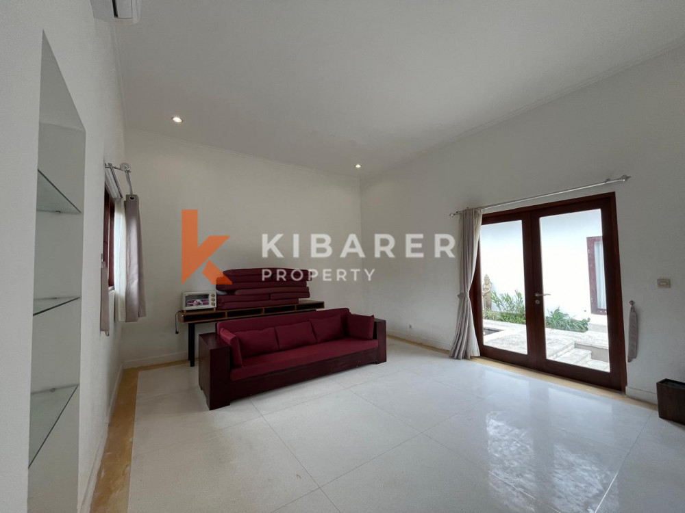 Jungle four bedrooms open living room villa in mengwi area — image 11
