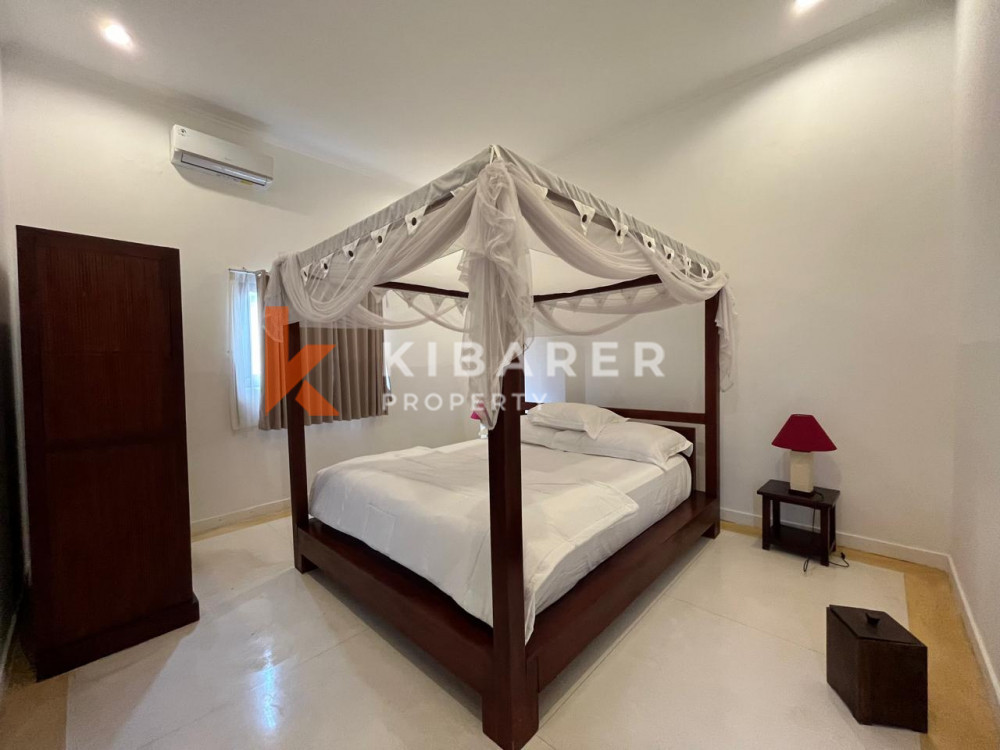 Jungle four bedrooms open living room villa in mengwi area — image 13