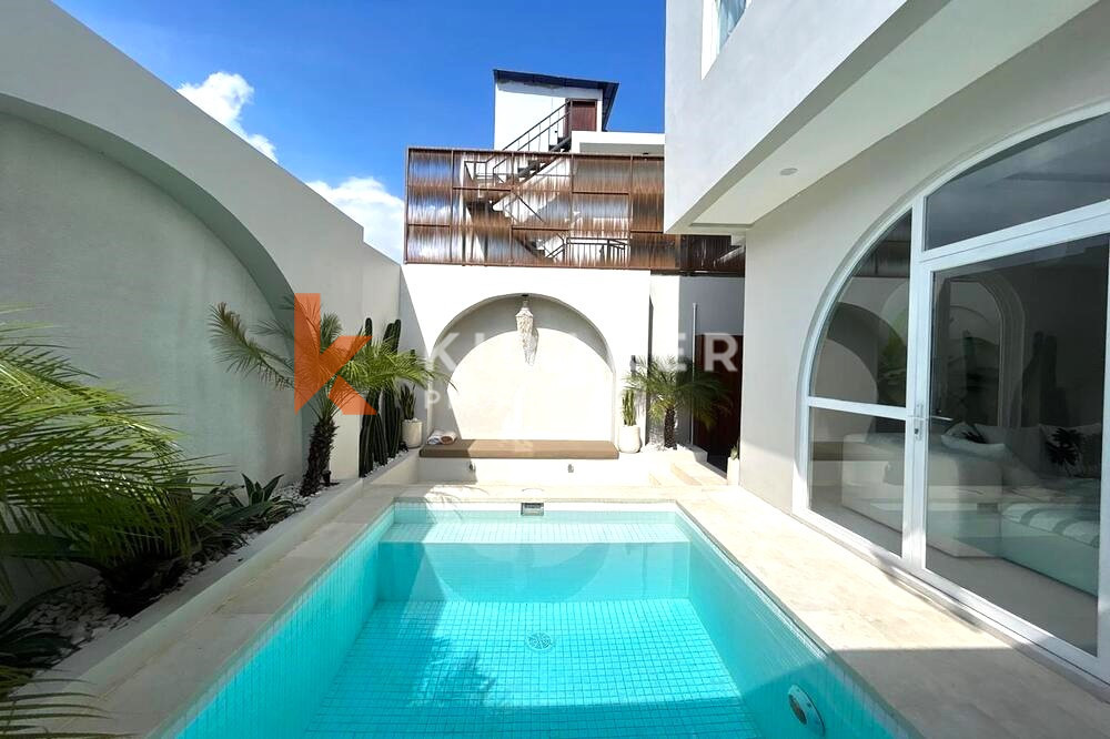 Stunning Three Bedroom Enclosed Livingroom Mediterranean Touches Villa Located in Pererenan — image 3
