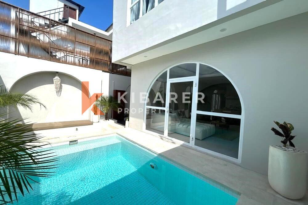 Stunning Three Bedroom Enclosed Livingroom Mediterranean Touches Villa Located in Pererenan — image 5