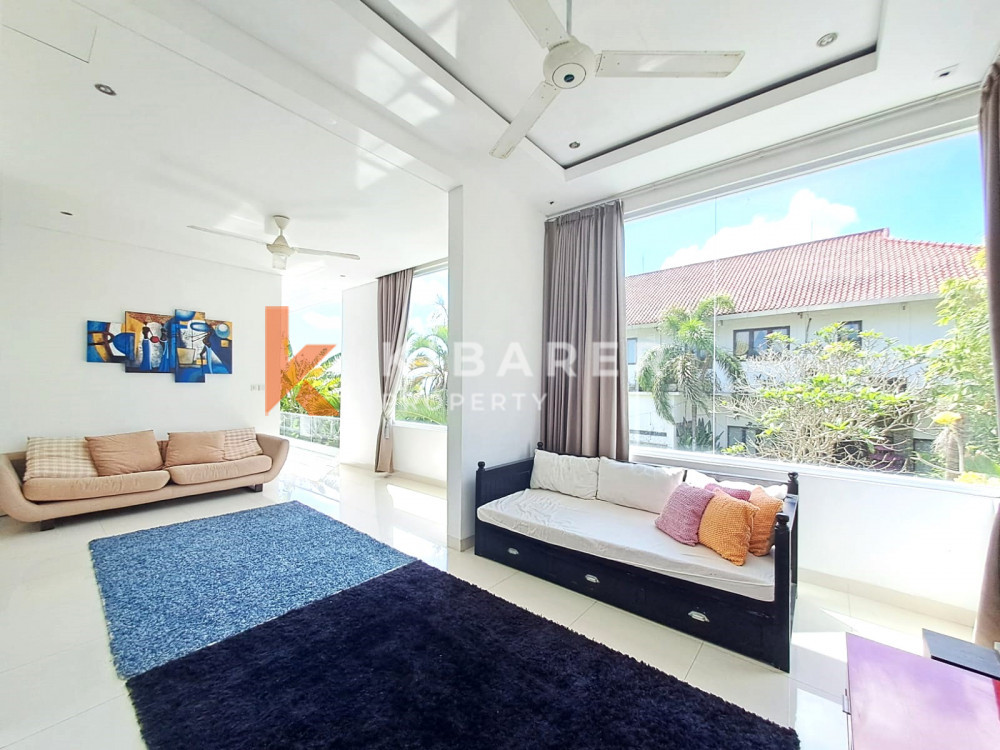 Beautiful Four-Bedroom Villa with Closed Living Room Located in the Ungasan Hills — image 13