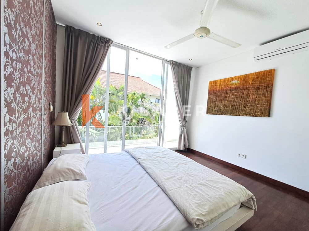 Beautiful Four-Bedroom Villa with Closed Living Room Located in the Ungasan Hills — image 16