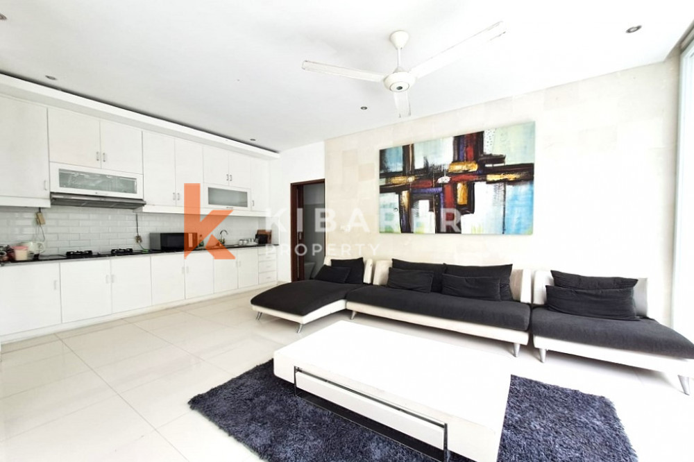 Beautiful Four-Bedroom Villa with Closed Living Room Located in the Ungasan Hills — image 3