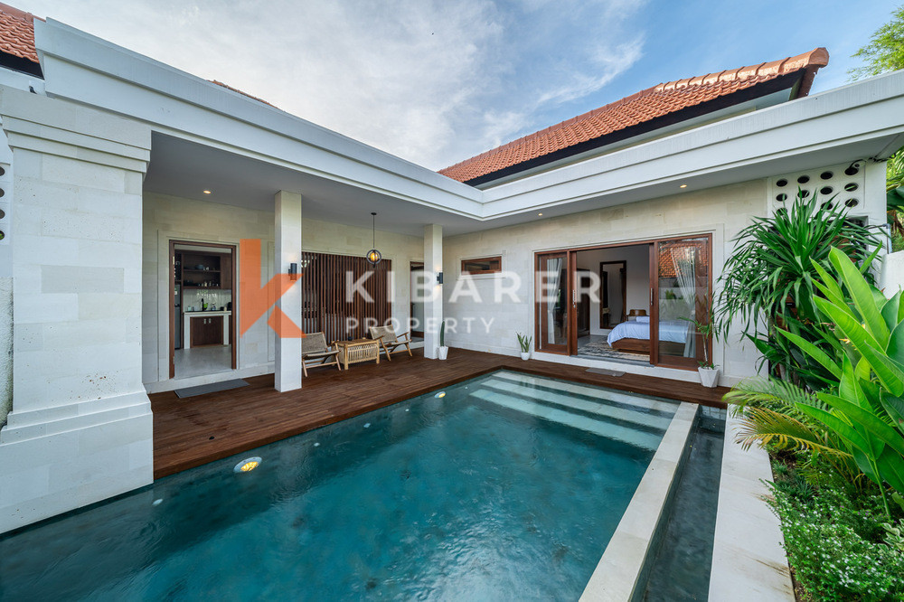 Amazing Three Bedroom Enclosed Living Contemporary Villa in Berawa — image 5