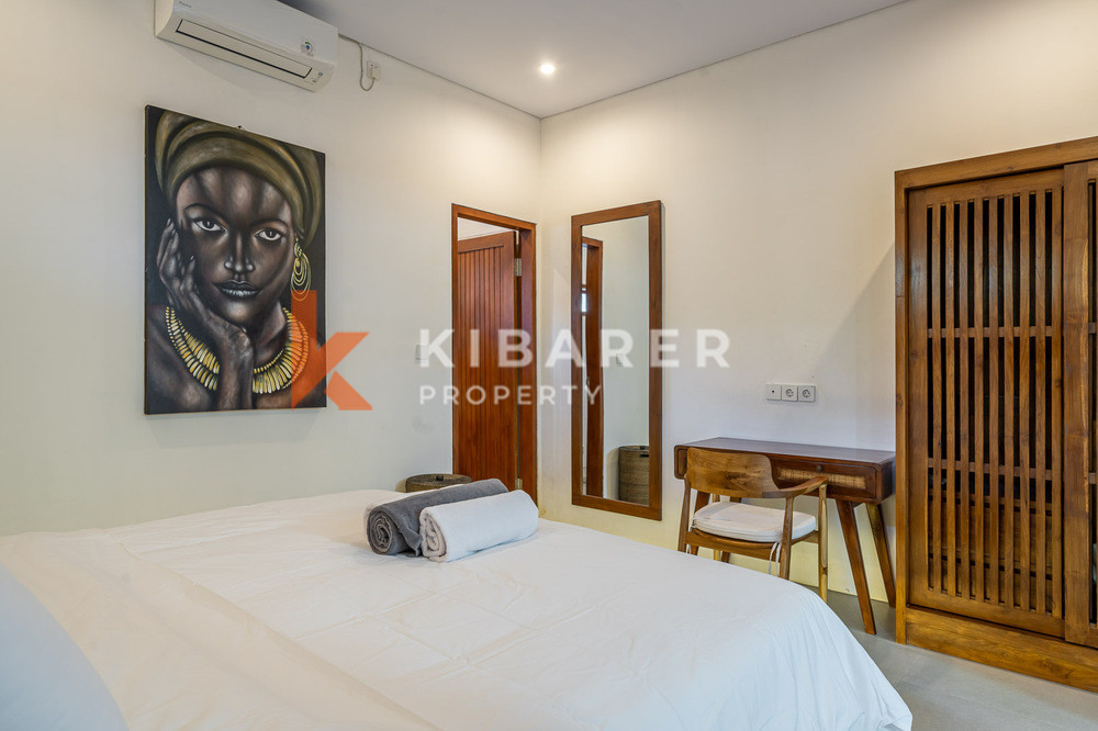 Amazing Three Bedroom Enclosed Living Contemporary Villa in Berawa — image 17