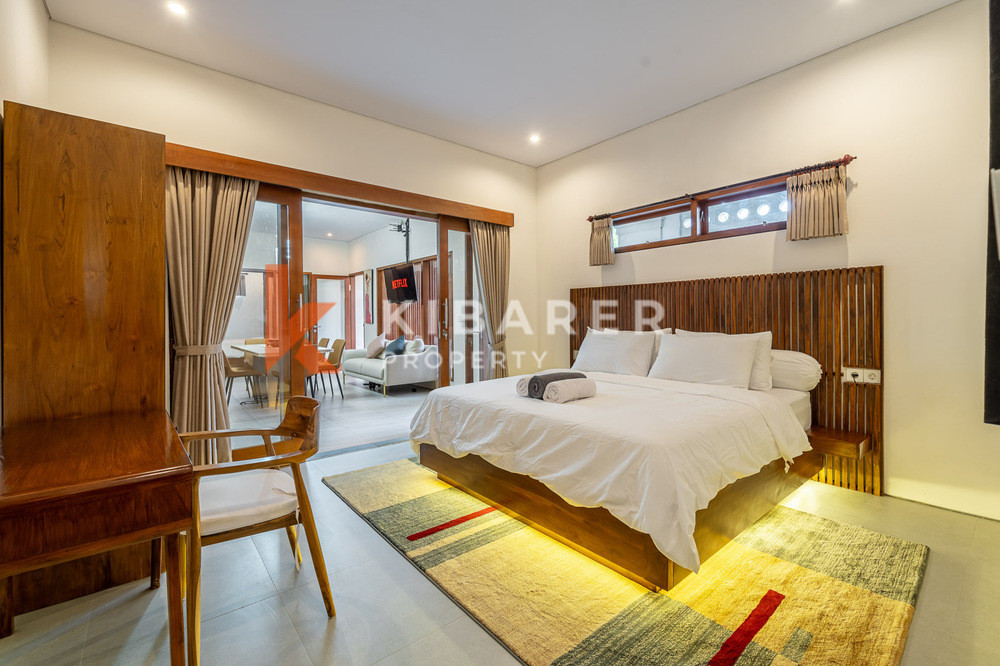 Amazing Three Bedroom Enclosed Living Contemporary Villa in Berawa — image 16