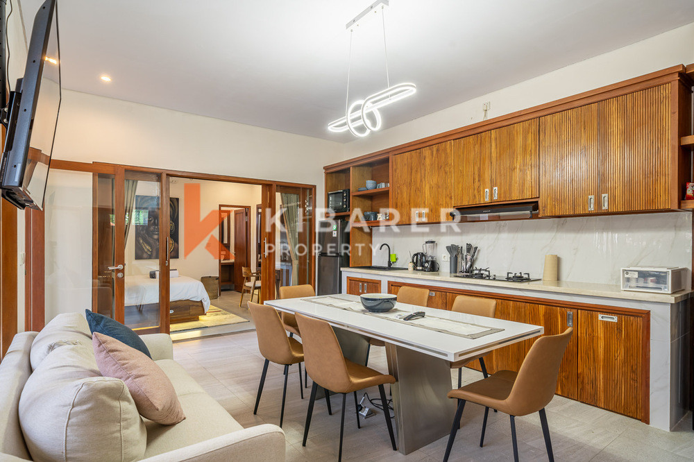 Amazing Three Bedroom Enclosed Living Contemporary Villa in Berawa — image 8