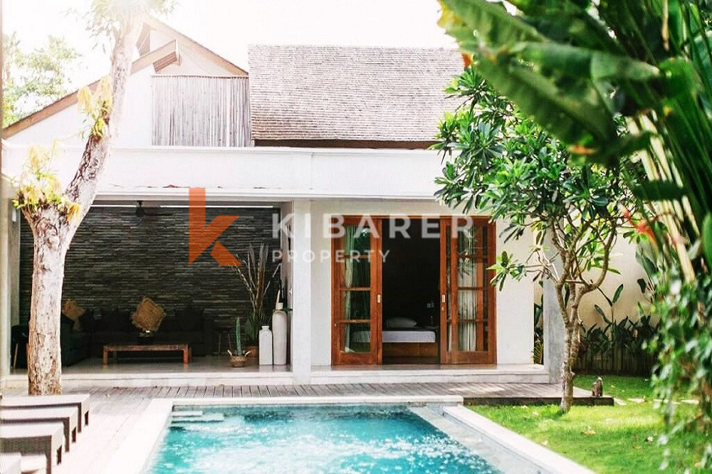 Exquisite Five-Bedrooms Enclosed Livingroom Villa Located in Tranquility of Umalas — image 7