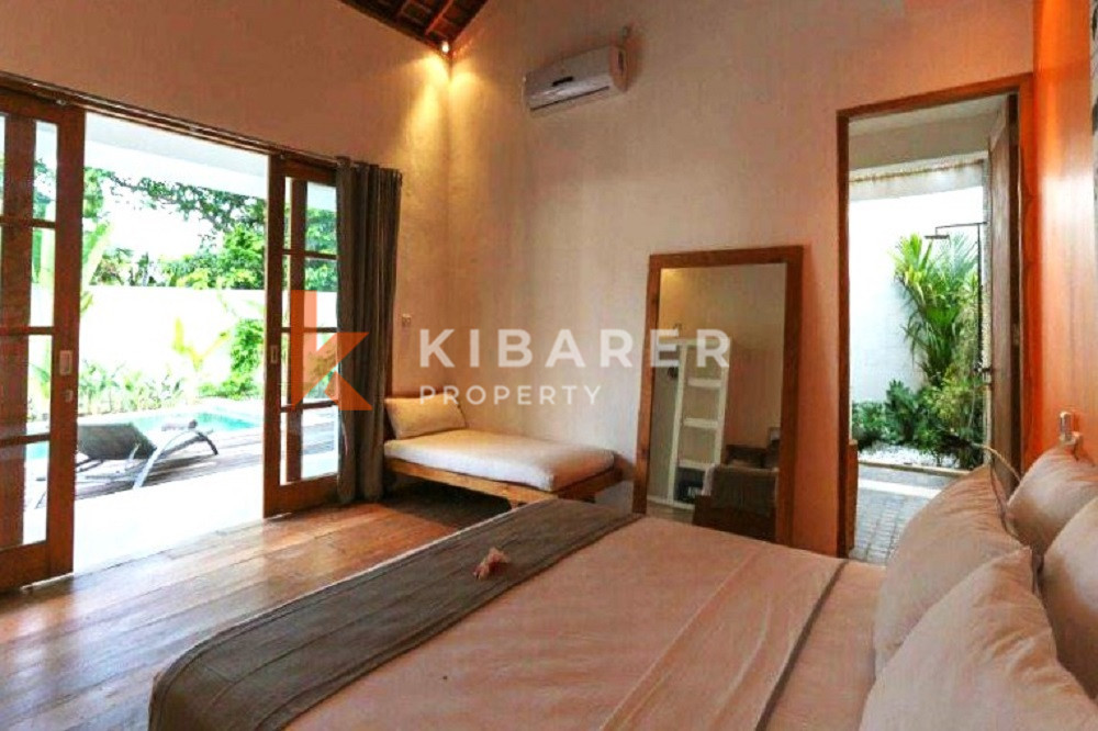 Exquisite Five-Bedrooms Enclosed Livingroom Villa Located in Tranquility of Umalas — image 10