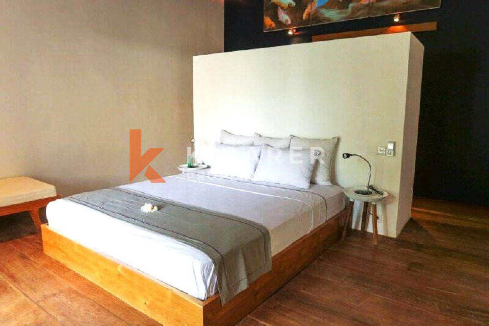 Exquisite Five-Bedrooms Enclosed Livingroom Villa Located in Tranquility of Umalas — image 16