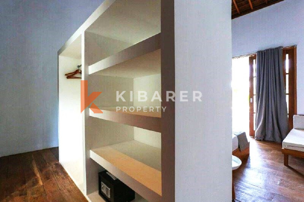 Exquisite Five-Bedrooms Enclosed Livingroom Villa Located in Tranquility of Umalas — image 18