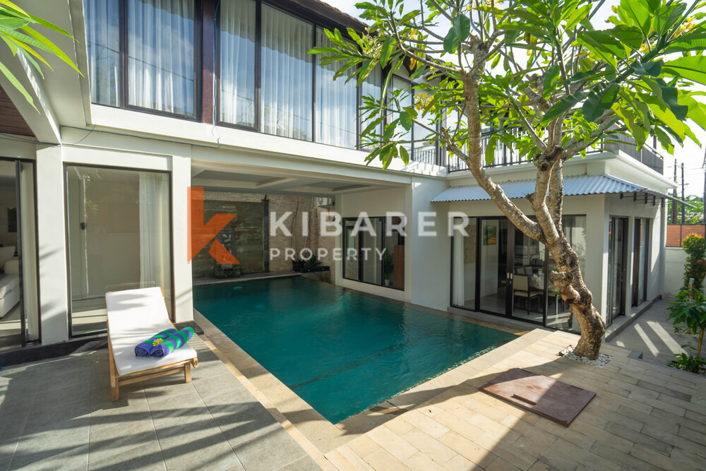 Marvelous Four-Bedroom Enclosed Living Room Luxury Villa in Jimbaran — image 3