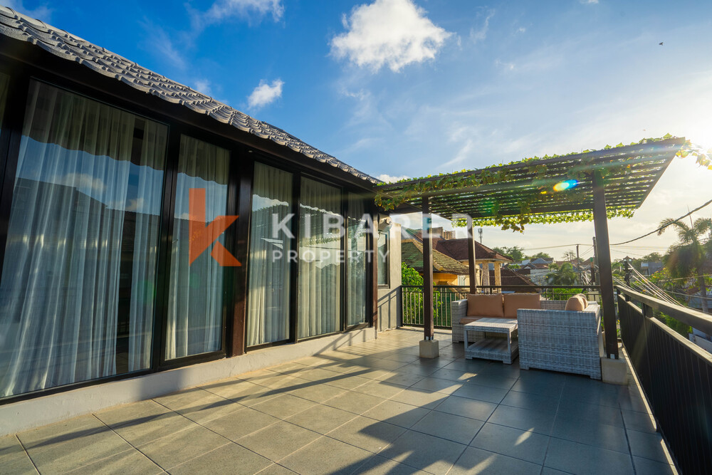 Stunning Four-Bedroom Enclosed Living Villa with Gym in Jimbaran — image 6
