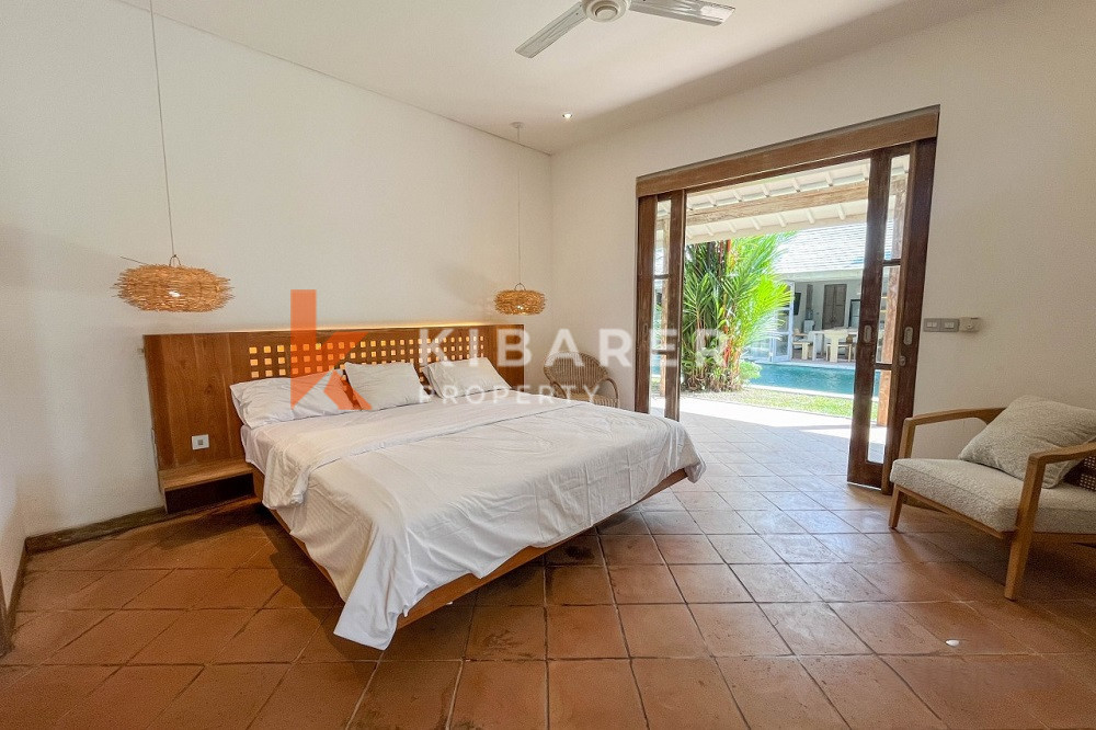 Relaxing Three-Bedroom Enclosed Living Villa Situated in Kerobokan Area — image 8