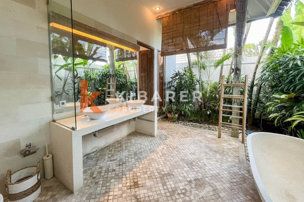 Three-Bedroom Closed Relaxation Villa Located in the Kerobokan Area — image 12