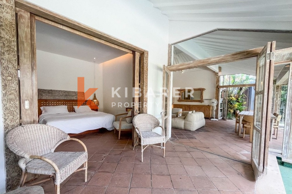 Relaxing Three-Bedroom Enclosed Living Villa Situated in Kerobokan Area — image 7