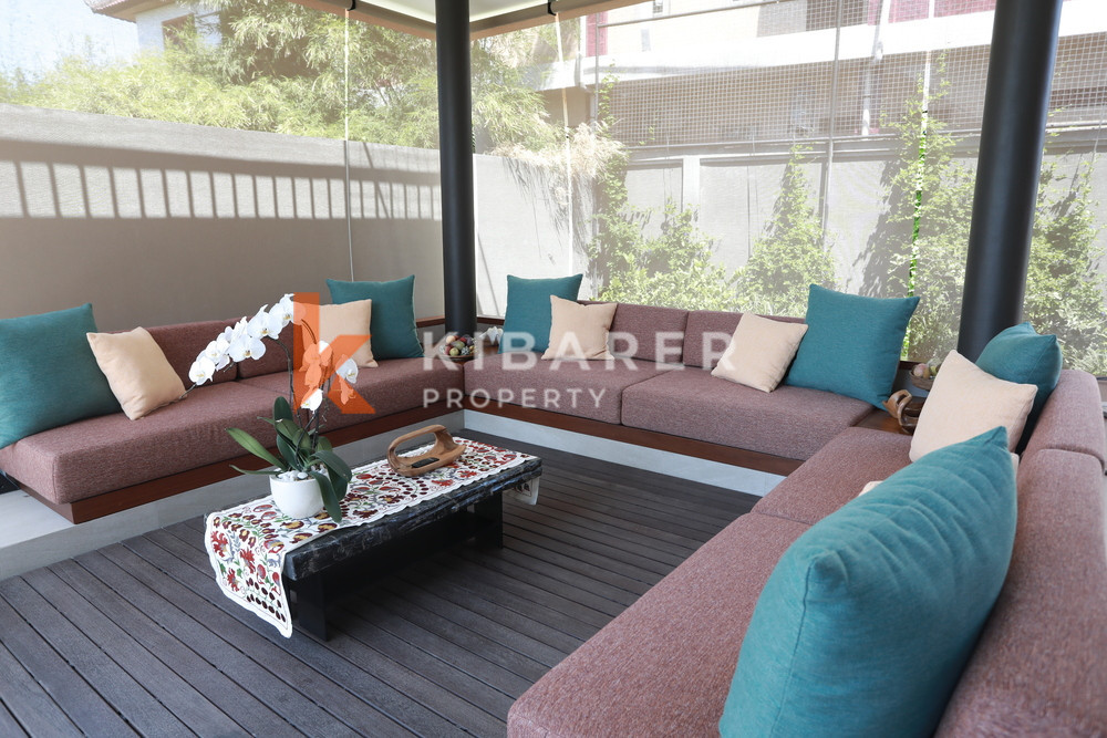 Stunning Four-Bedroom Enclosed Living Villa Walking distance to Jimbaran Beach — image 8