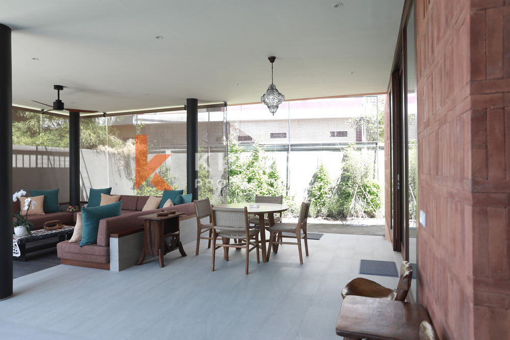 Stunning Four-Bedroom Enclosed Living Villa Walking distance to Jimbaran Beach — image 10