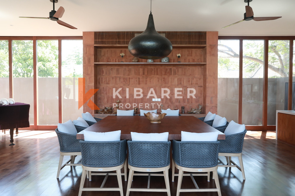 Stunning Four-Bedroom Enclosed Living Villa Walking distance to Jimbaran Beach — image 14