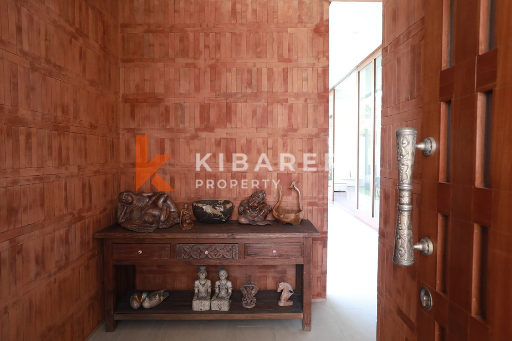 Stunning Four-Bedroom Enclosed Living Villa Walking distance to Jimbaran Beach — image 13