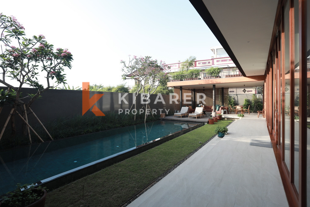 Stunning Four-Bedroom Enclosed Living Villa Walking distance to Jimbaran Beach — image 4