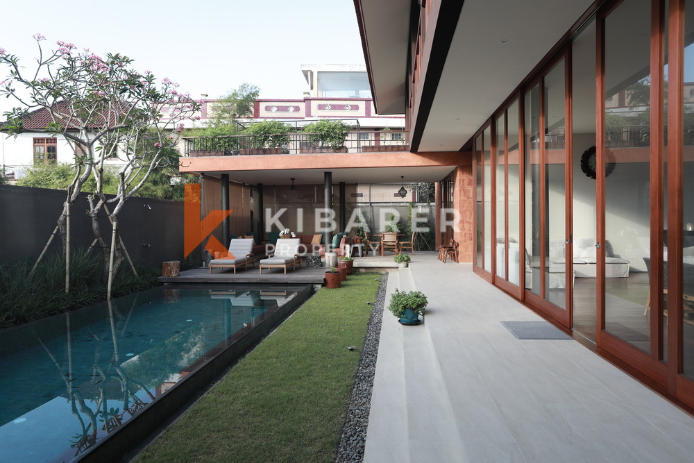 Stunning Four-Bedroom Enclosed Living Villa Walking distance to Jimbaran Beach — image 3