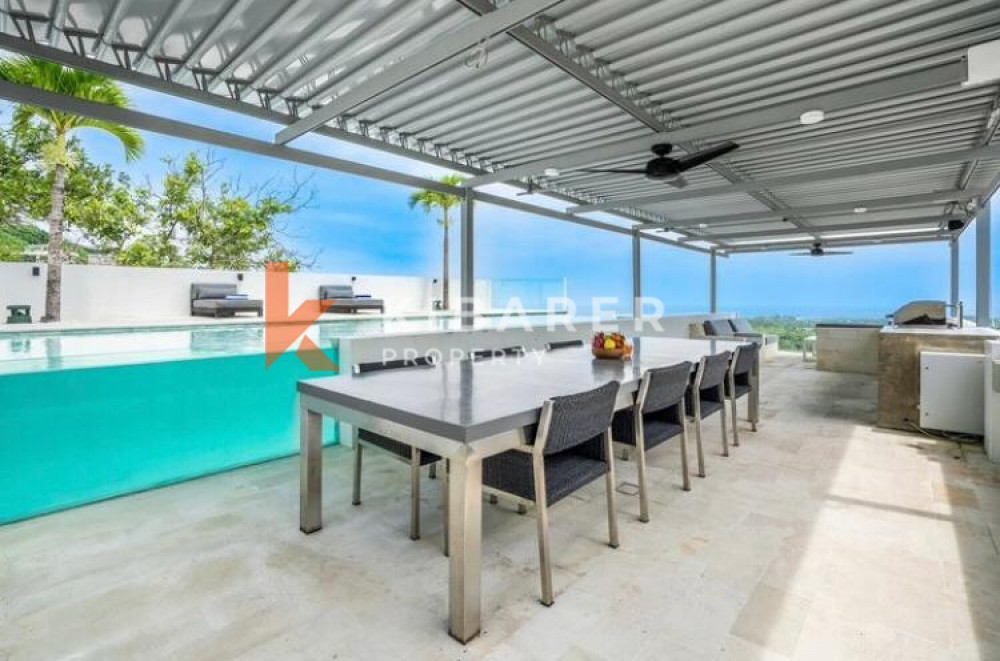 Six-bedroom Villa in Uluwatu with Ocean View And Shark Tank — image 3