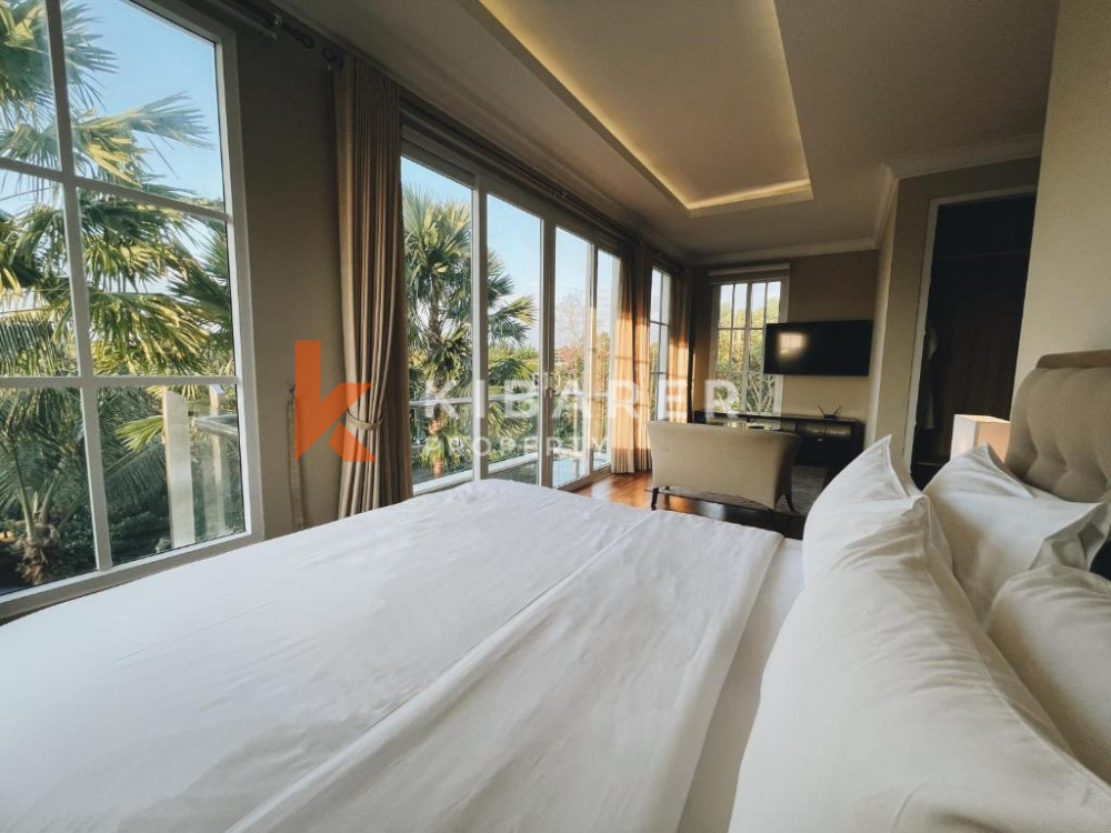 Three-bedroom and Enclosed Living for Rent in New Kuta Golf Pecatu — image 12