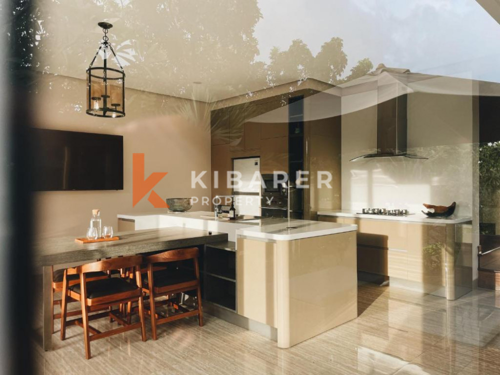 Three-bedroom and Enclosed Living for Rent in New Kuta Golf Pecatu — image 6