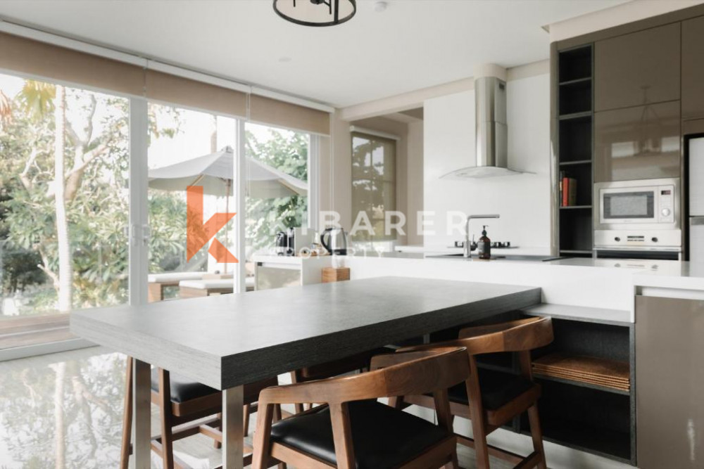 Three-bedroom and Enclosed Living for Rent in New Kuta Golf Pecatu — image 7