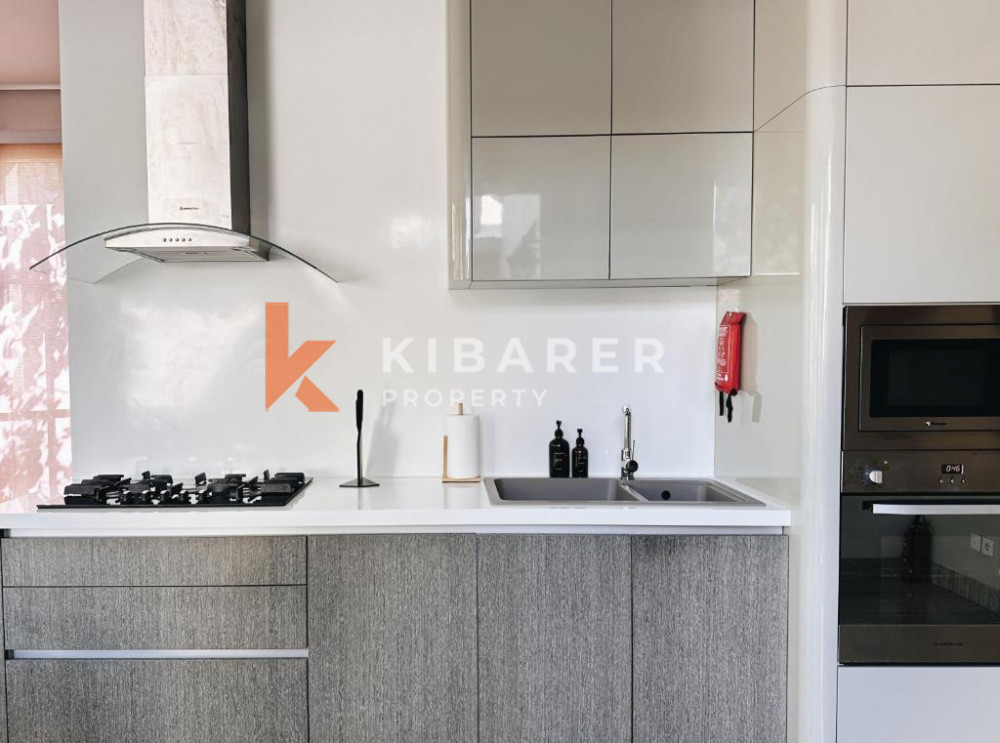 Two-Bedroom Villa with Enclosed Living Space in New Kuta Golf — image 6