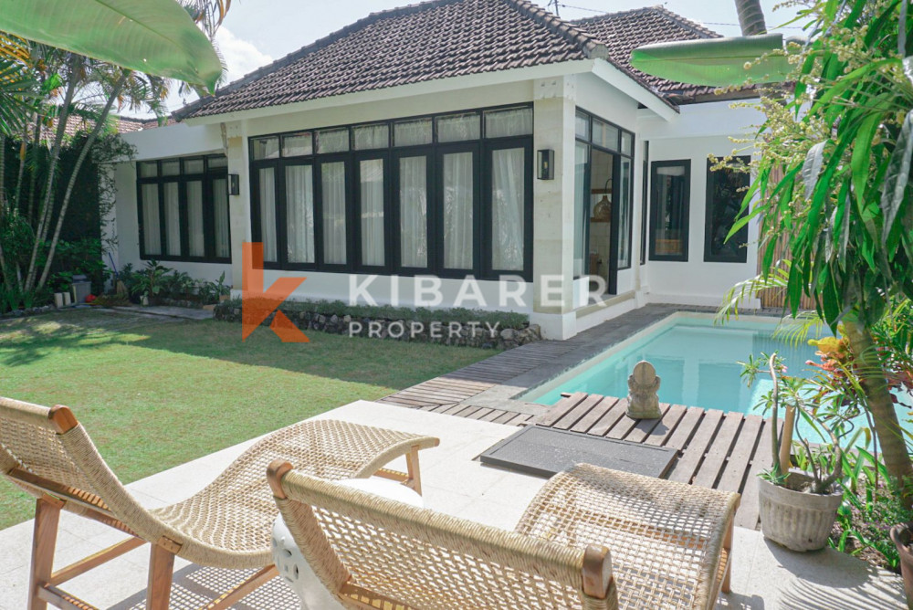 Two-bedromm Villa with Enclosed Living for Rent in Umalas — image 1
