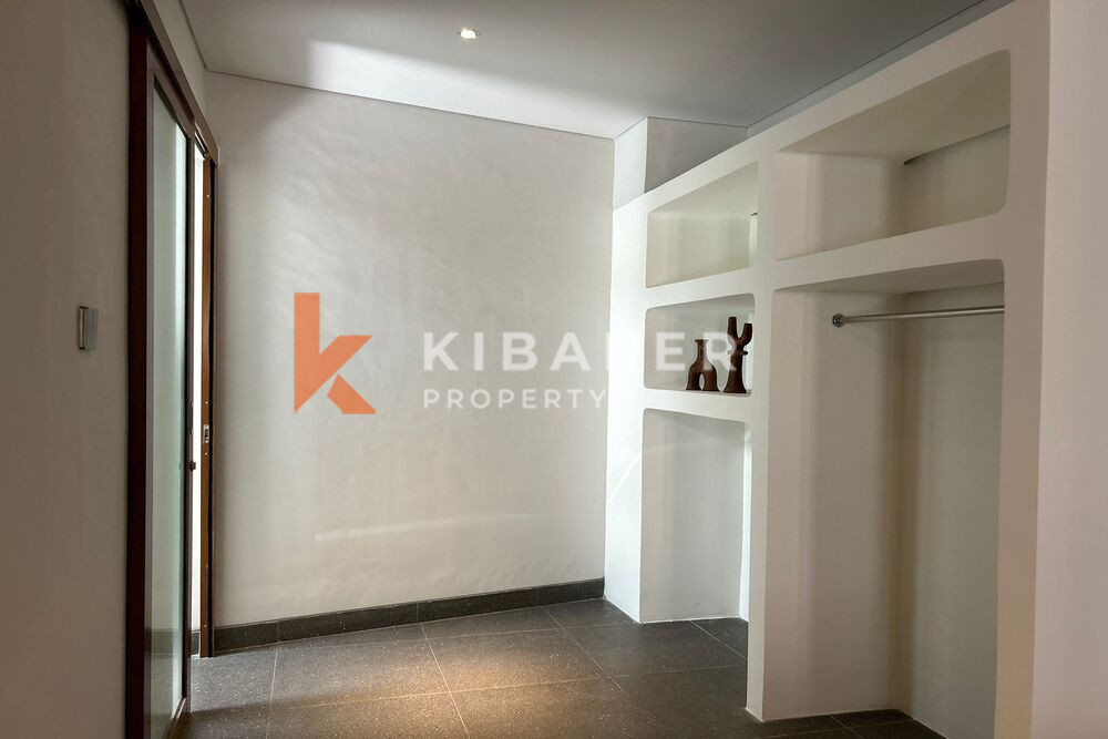 Sophisticated Two-Bedroom Villa with Enclosed Living Space in Pererenan — image 19