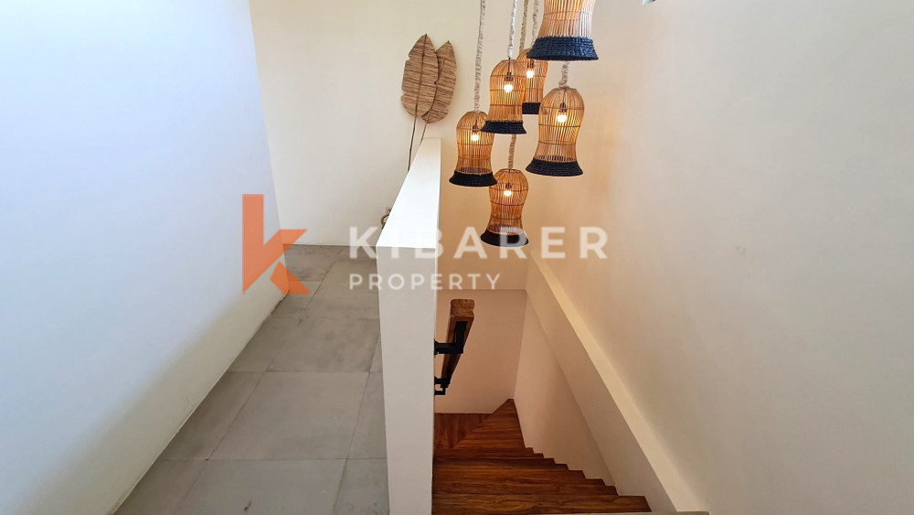 Recently Renovated Three-Bedroom Villa with Enclosed Living Room in Berawa — image 19