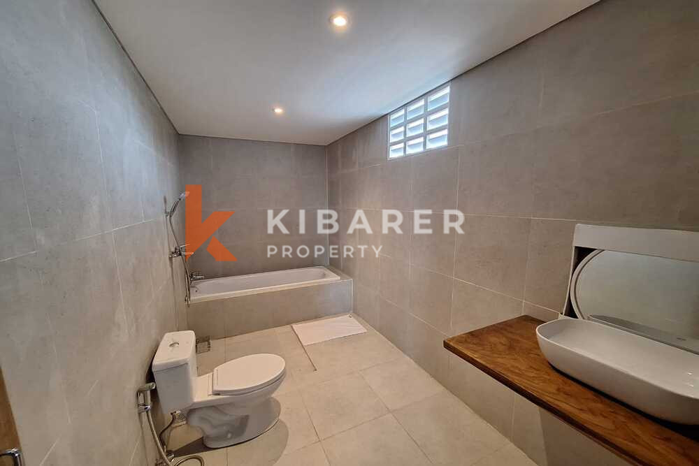 Charming Modern Two-Bedroom Villa with Enclosed Living Room in Tumbak Bayuh — image 8