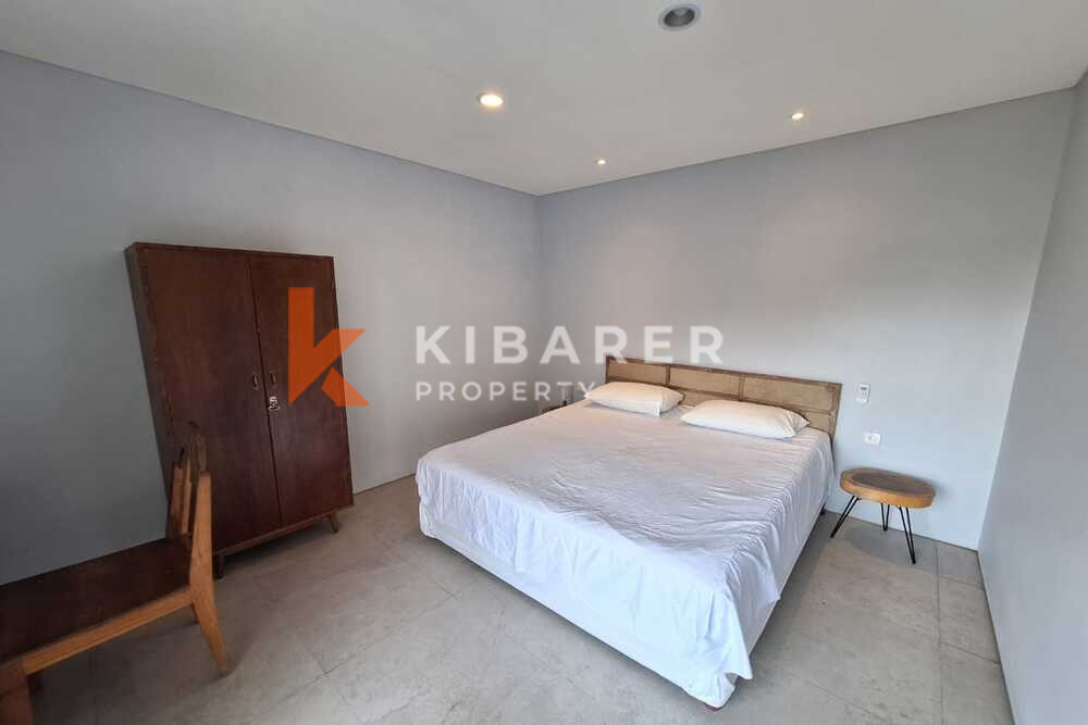 Charming Modern Two-Bedroom Villa with Enclosed Living Room in Tumbak Bayuh — image 7