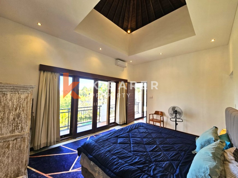 Wonderful Three-Bedrooms Enclosed Living Villa with Rooftop Located in Umalas Area — image 10