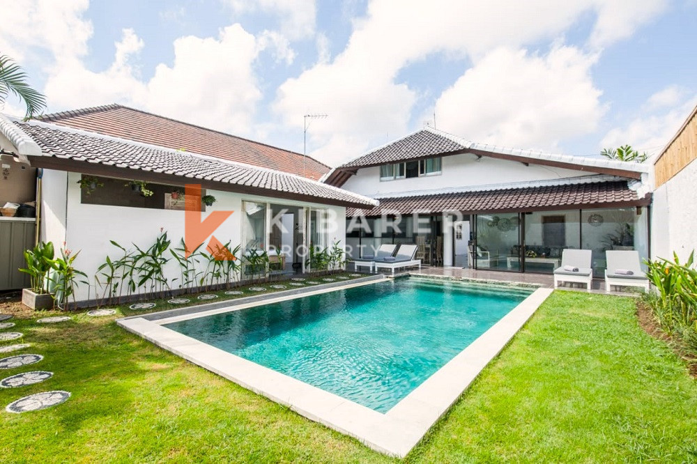 Spacious Fully Furnished Four-Bedrooms Enclosed Living Villa Situated in Seminyak Area — image 1