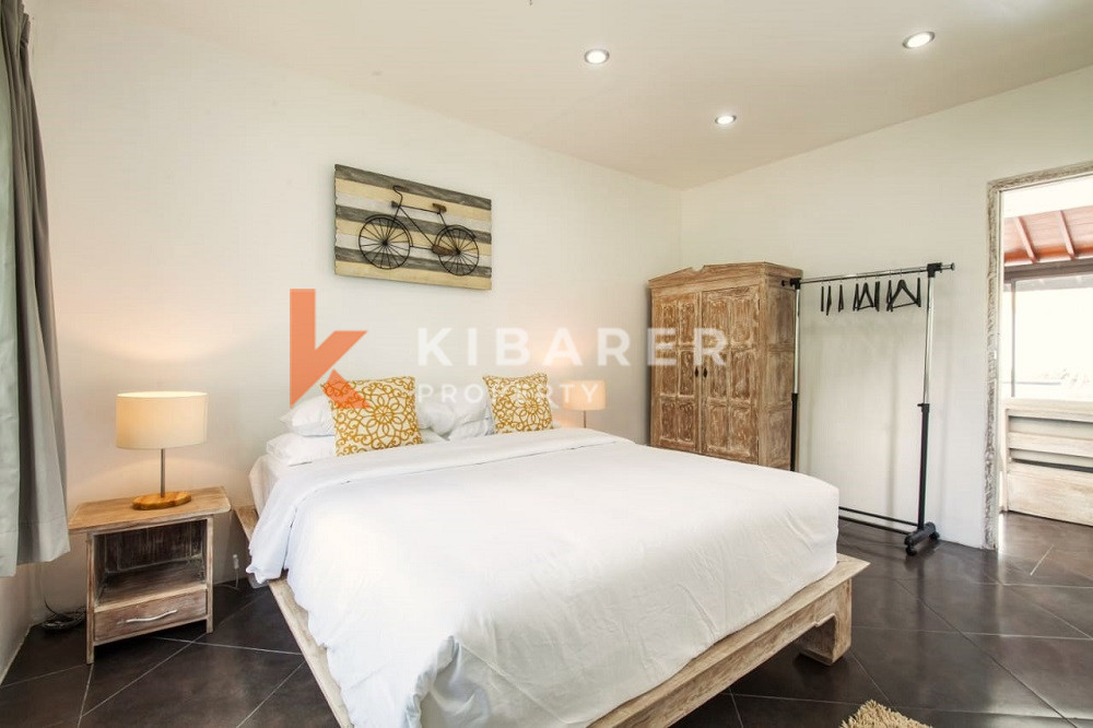 Spacious Fully Furnished Four-Bedrooms Enclosed Living Villa Situated in Seminyak Area — image 9