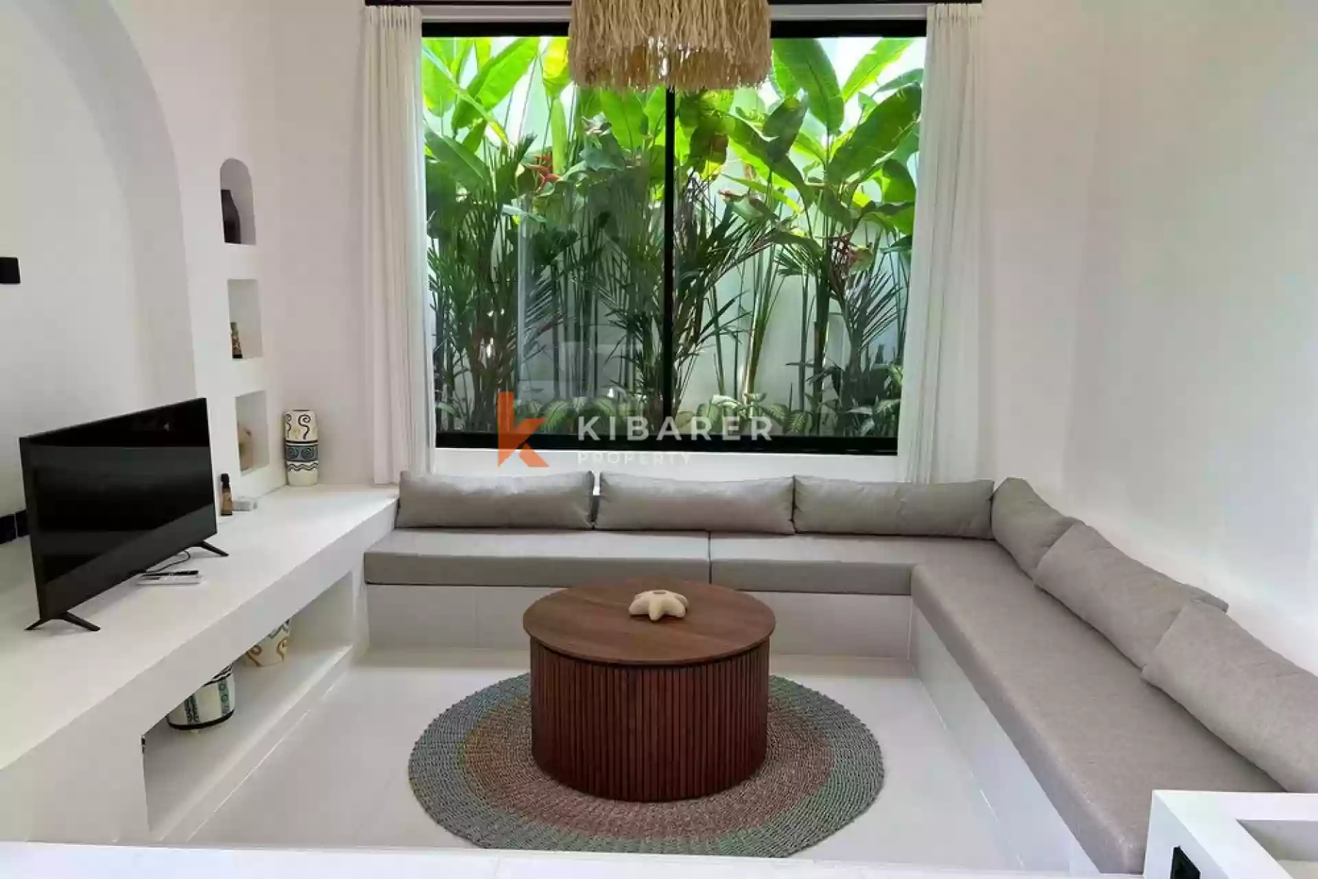 Stylish Two-Bedroom Tropical Villa with Enclosed Living in Cemagi — image 7