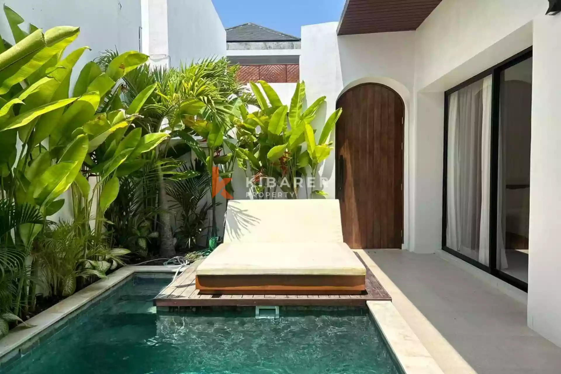 Stylish Two-Bedroom Tropical Villa with Enclosed Living in Cemagi — image 3