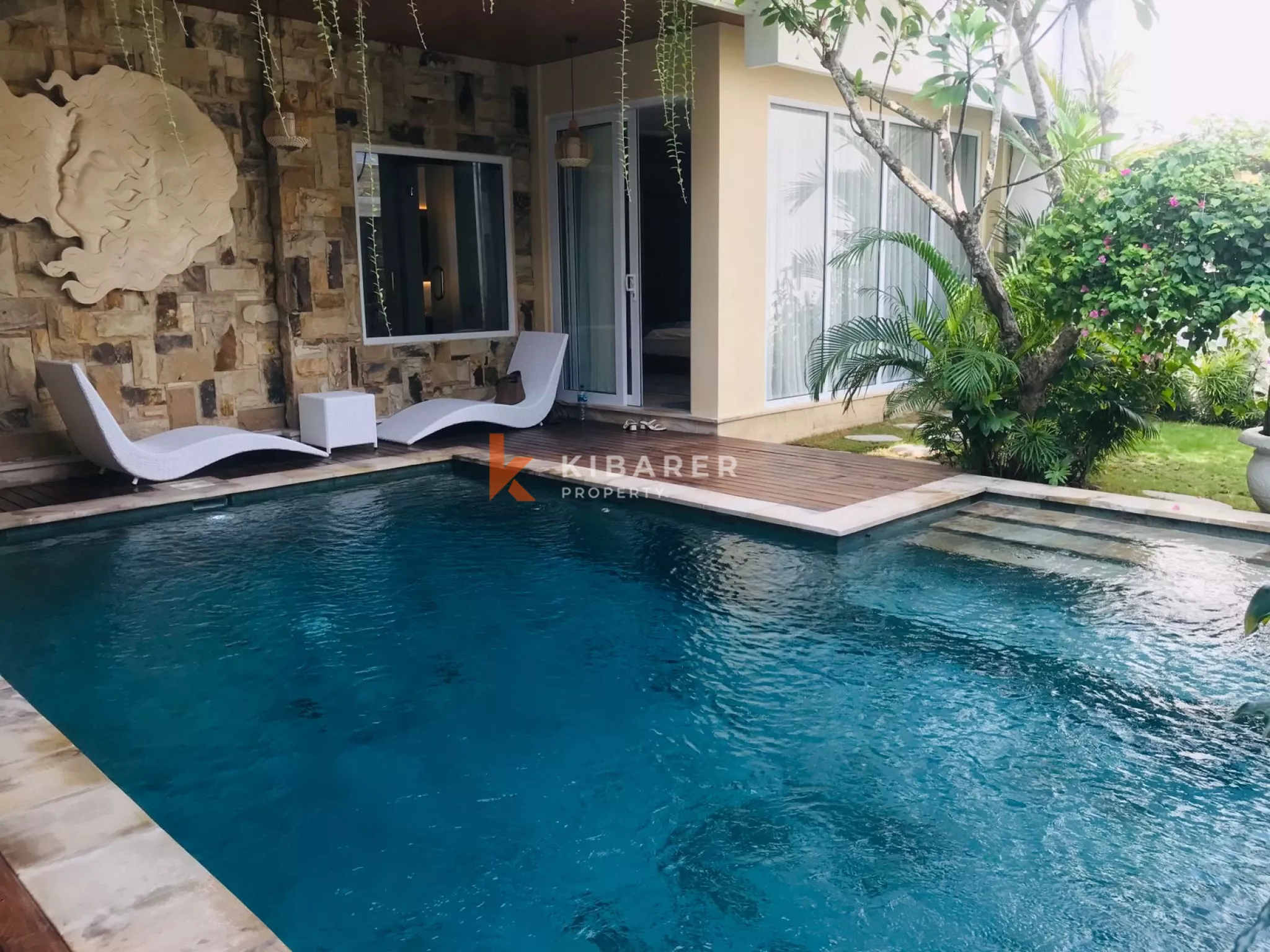 Bedroom Luxury Villa in Tumbak Bayuh — image 1