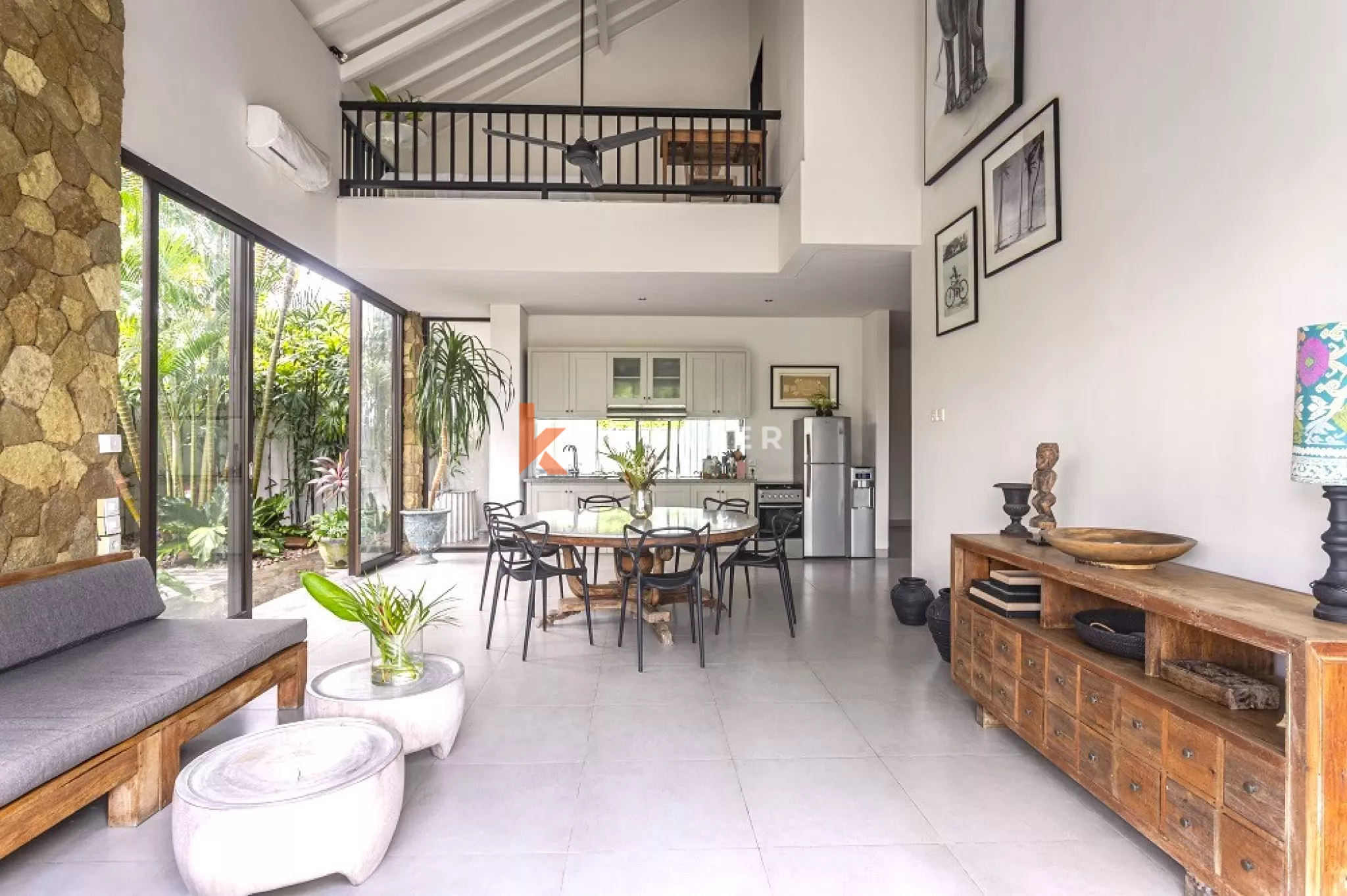 Fabulous Three Bedroom Enclosed Living Villa Located in Umalas — image 4