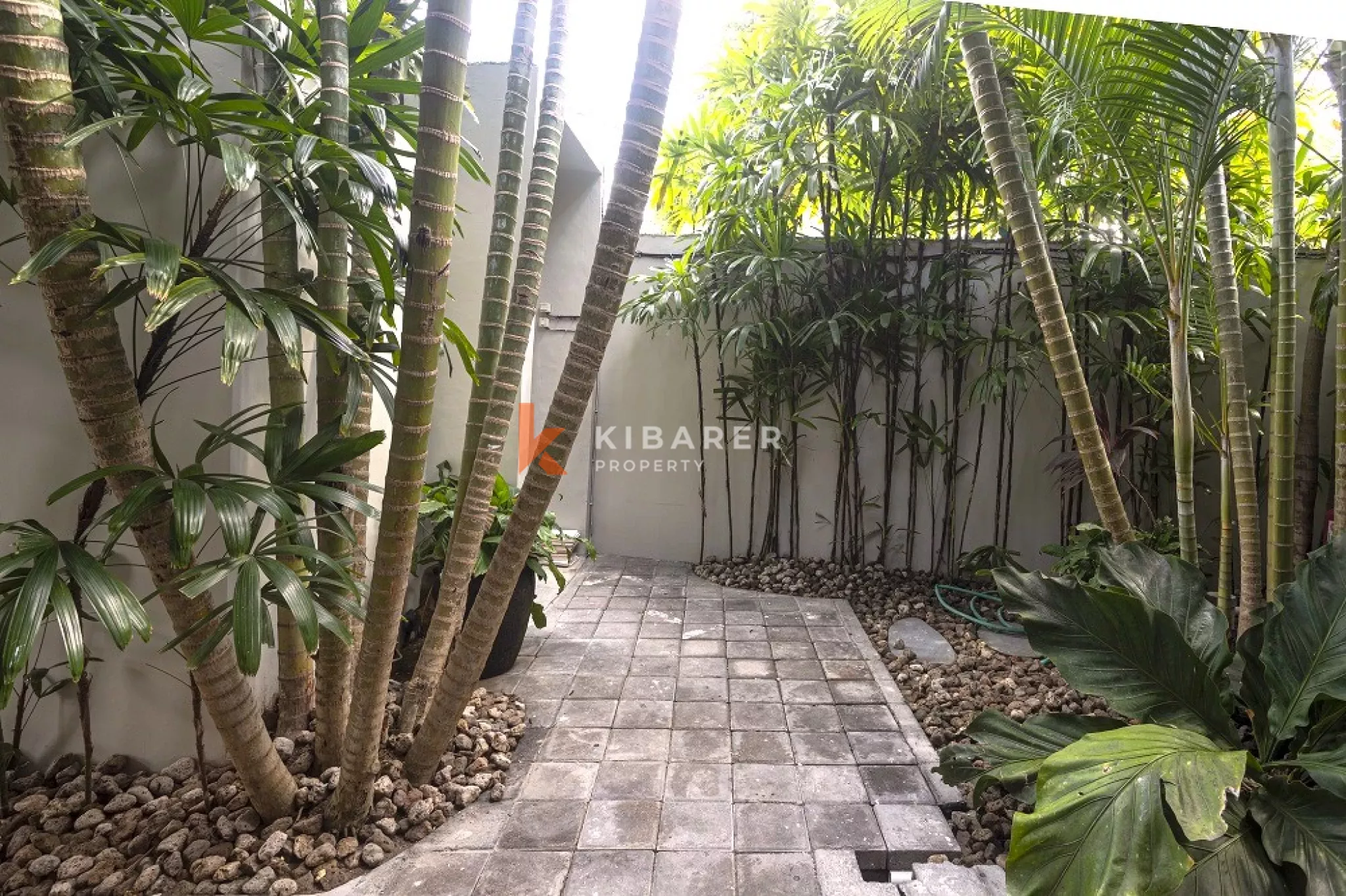Fabulous Three Bedroom Enclosed Living Villa Located in Umalas — image 8